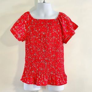 🆕Girl’s Red Floral Smocked Top